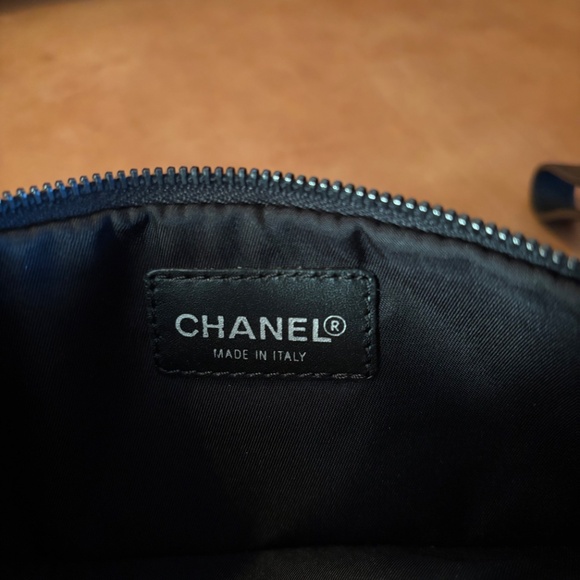 Chanel travel line clutch - Picture 4 of 8